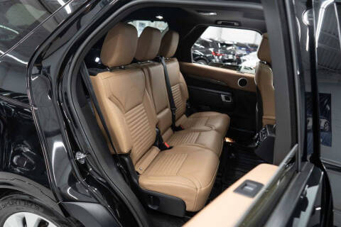 2023 Land Rover Discovery P300 S R-Dynamic