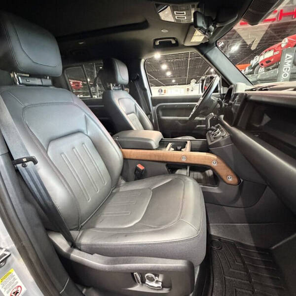 2024 Land Rover Defender 130 P400 X