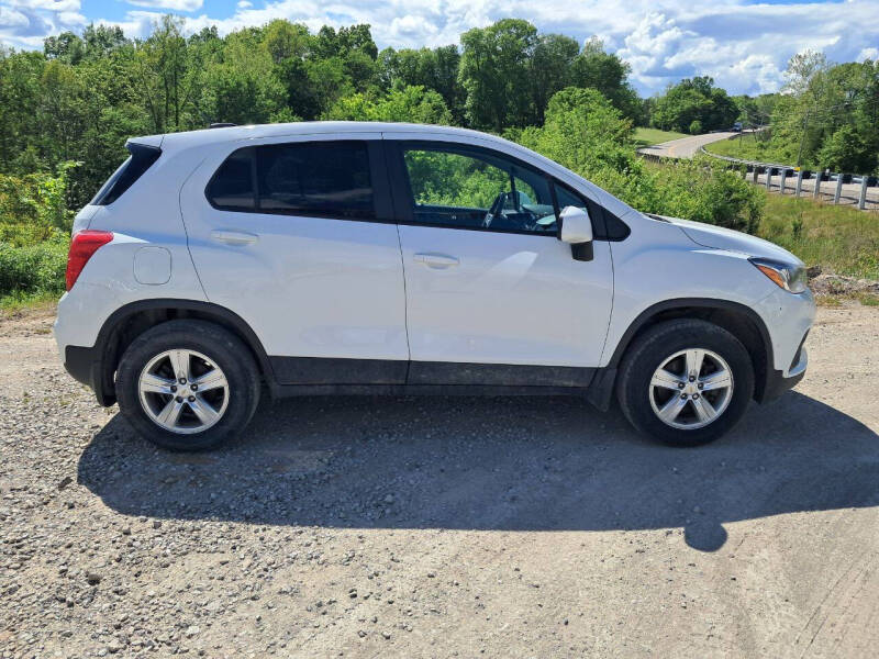 2020 Chevrolet Trax LS's photo