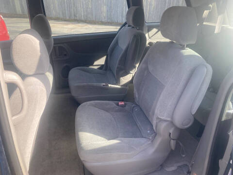 2004 Toyota Sienna CE 7 Passenger