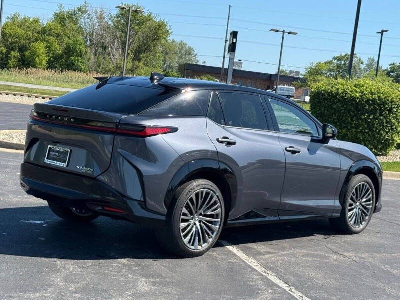 2023 Lexus RZ 450e Luxury