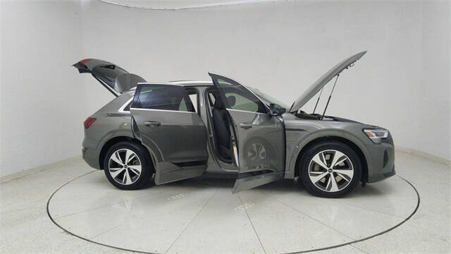 2024 Audi Q8 e-tron quattro Premium