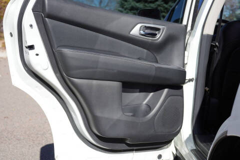 2020 Nissan Pathfinder SL