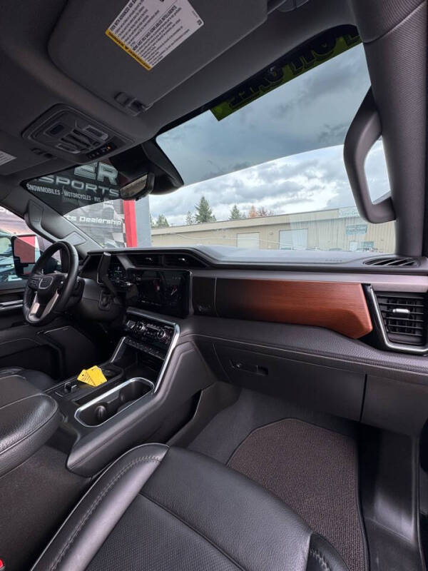 2024 GMC Sierra 3500HD Denali