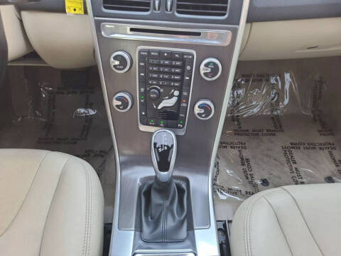 2016 Volvo XC60 T5 Drive-E Premier