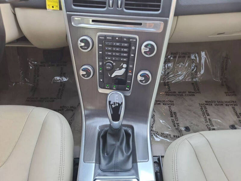 2016 Volvo XC60 T5 Drive-E Premier