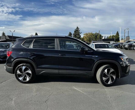 2024 Volkswagen Taos SE 4Motion