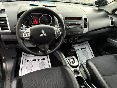 2009 Mitsubishi Outlander SE