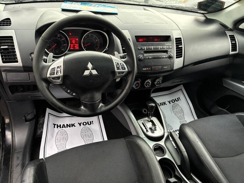 2009 Mitsubishi Outlander SE