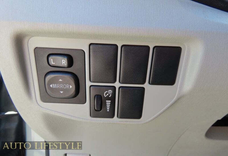 2014 Toyota Prius Two