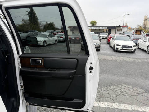 2017 Lincoln Navigator L Select