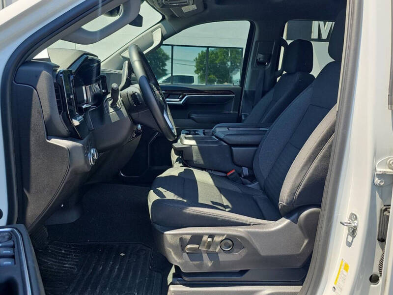 2025 GMC Sierra 1500 Elevation Standard