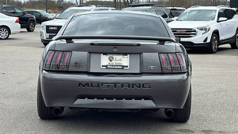 2004 Ford Mustang