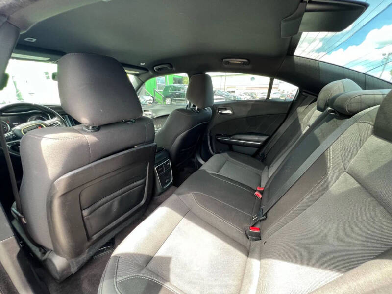 2017 Dodge Charger SXT