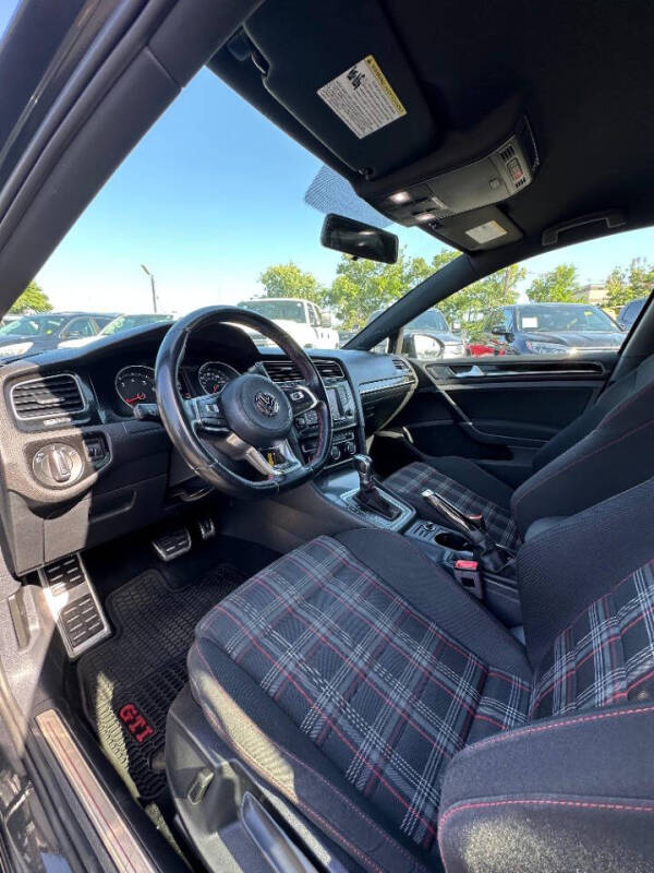 2017 Volkswagen Golf GTI S