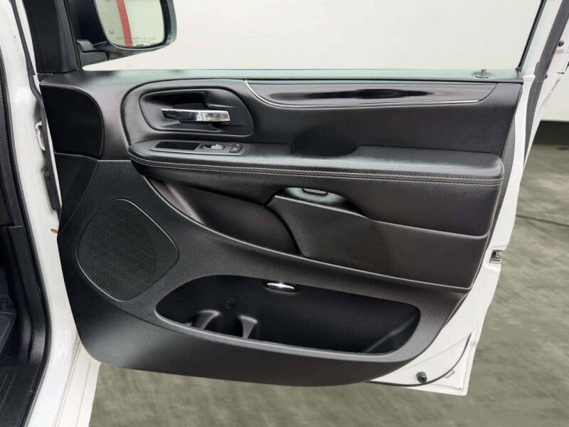 2017 Dodge Grand Caravan SE Plus