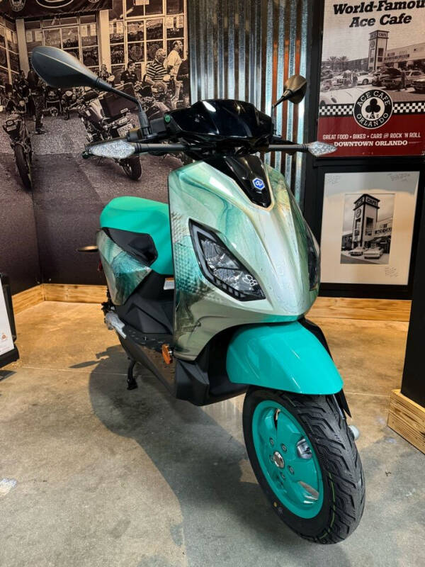 2023 Piaggio ELECTRIC 1 X