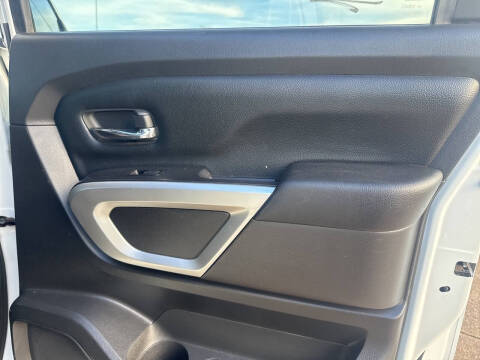 2021 Nissan Titan SV