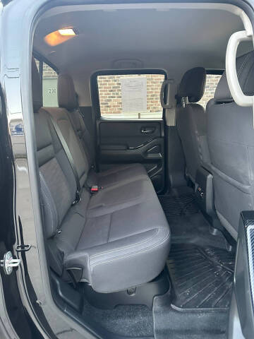 2023 Nissan Frontier SV