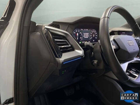 2024 Audi Q4 e-tron quattro Premium Plus 50