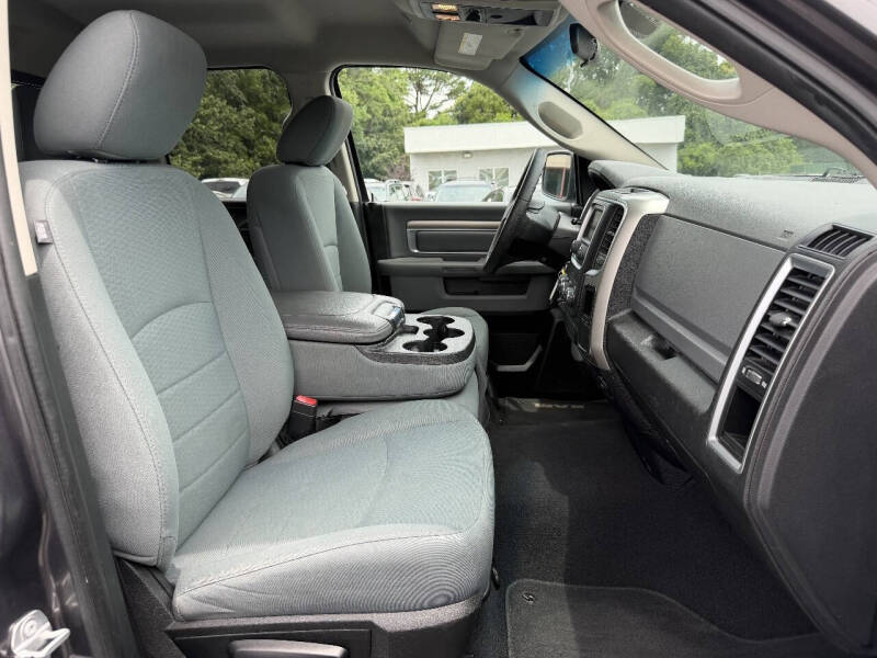 2017 RAM 1500 SLT
