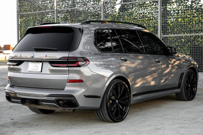 2023 BMW X7 M60i
