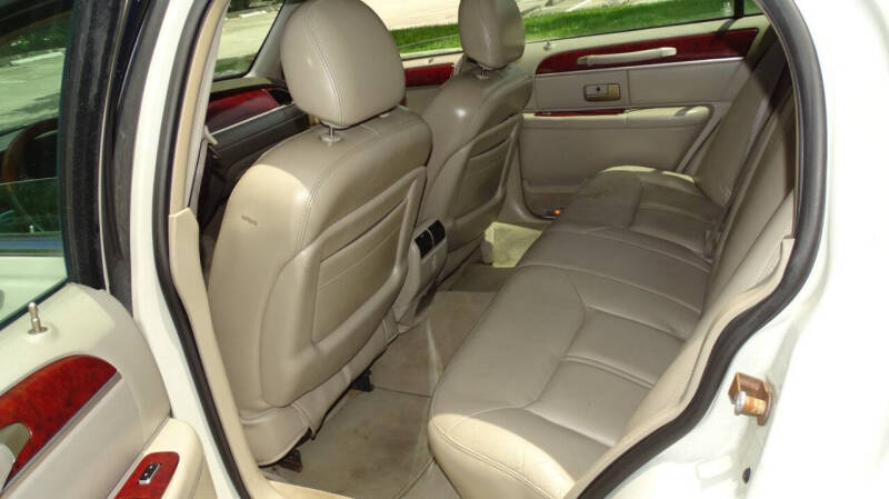 2004 Lincoln Town Car Ultimate