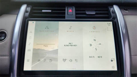 2024 Land Rover Discovery P300 Dynamic SE