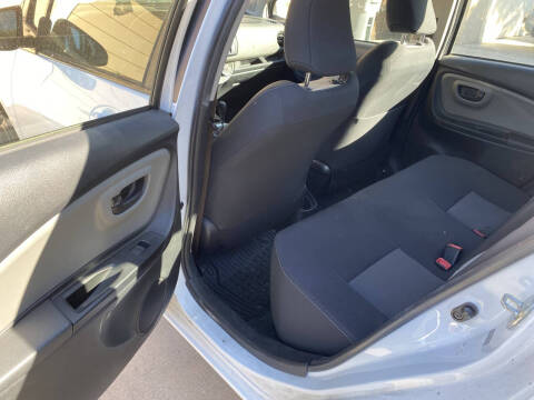 2018 Toyota Yaris 5-Door LE