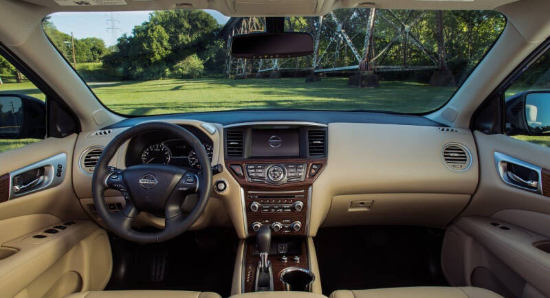 2020 Nissan Pathfinder SV