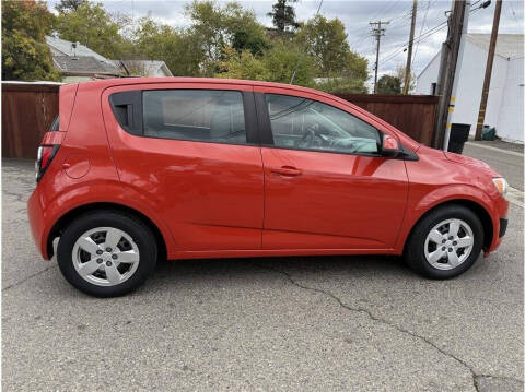 2013 Chevrolet Sonic LS Manual
