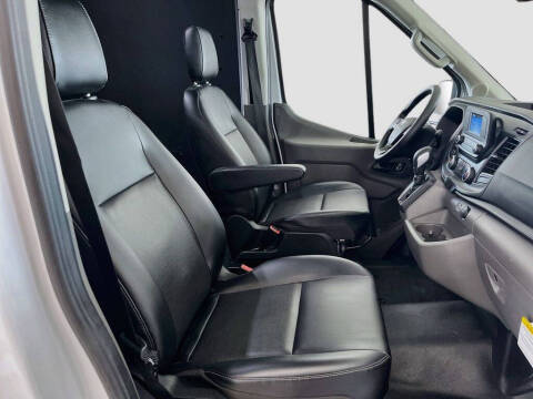 2025 Ford Transit 250