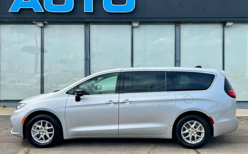 2024 Chrysler Pacifica Touring L