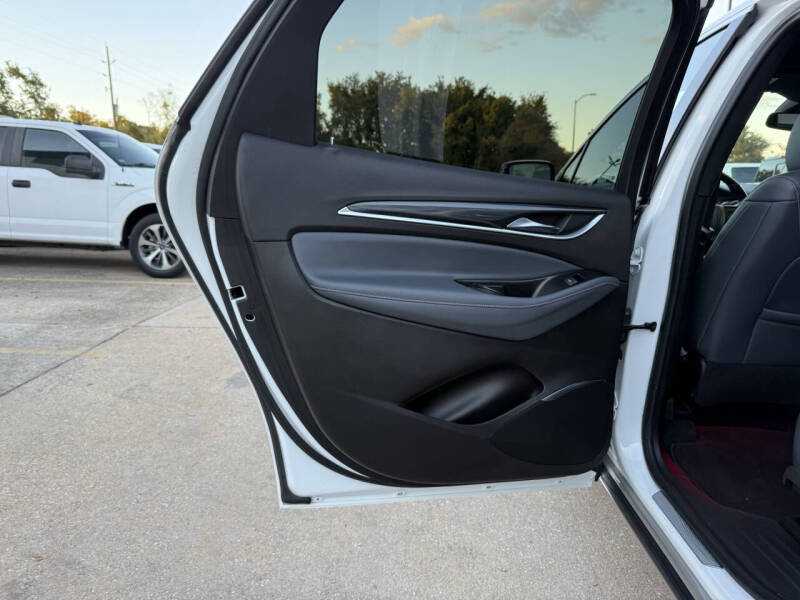 2022 Buick Enclave Essence