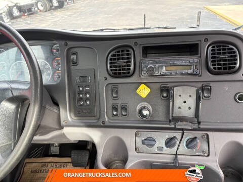 2016 Freightliner M2 106