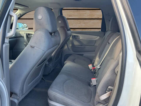 2017 Chevrolet Traverse LT