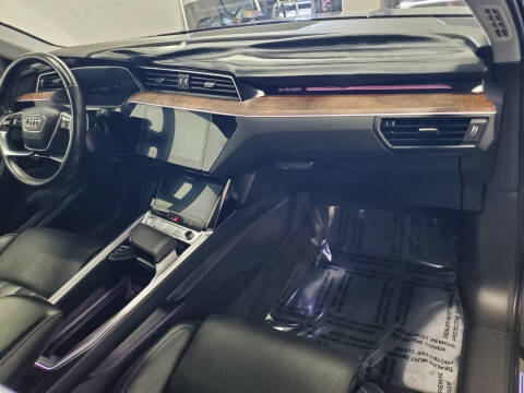 2019 Audi e-tron quattro Prestige