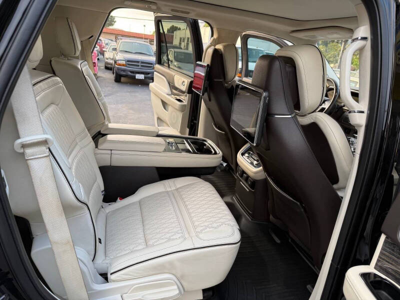 2018 Lincoln Navigator Black Label