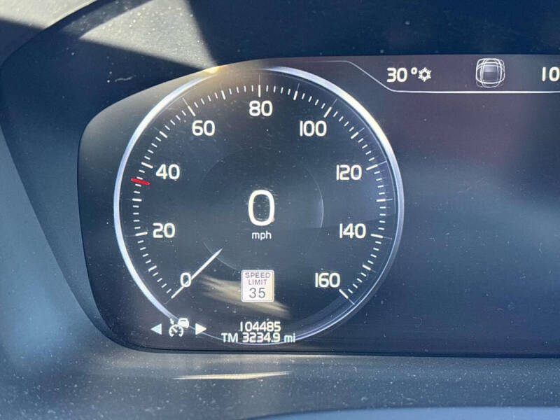 2020 Volvo XC90 T5 Momentum