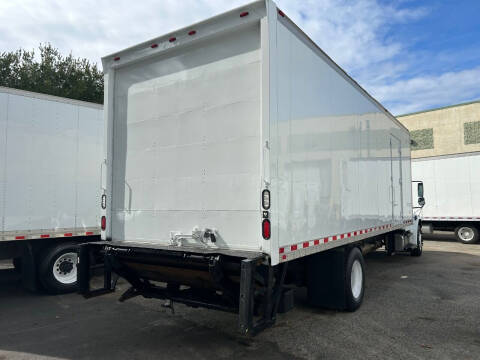 2016 Freightliner M2 106