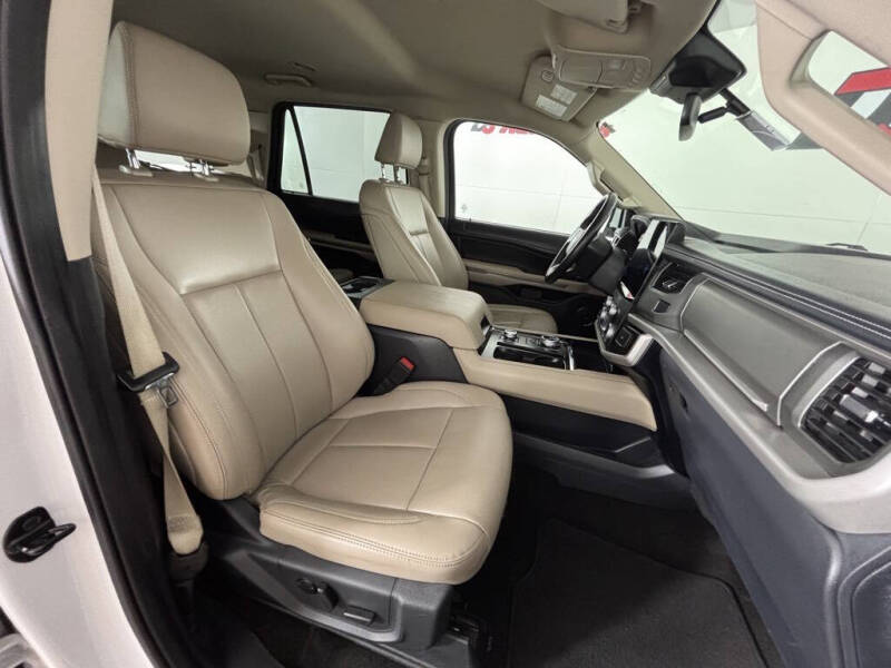 2023 Ford Expedition MAX XLT