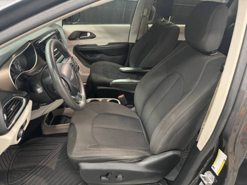 2017 Chrysler Pacifica LX