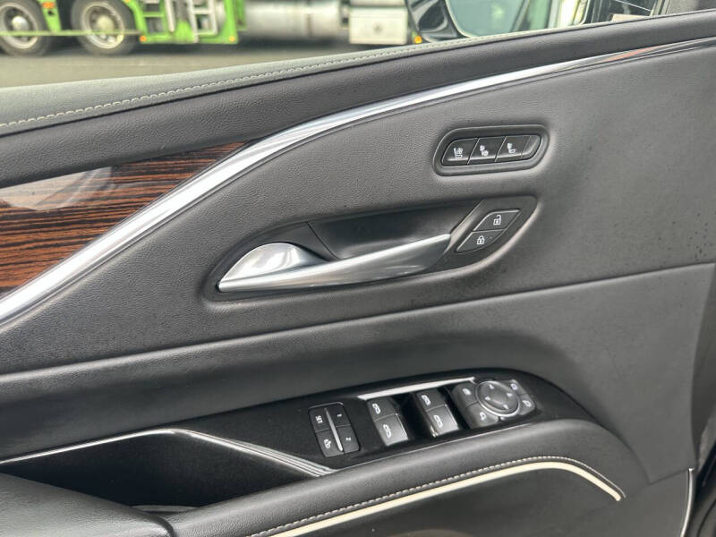 2022 Cadillac Escalade ESV Premium Luxury