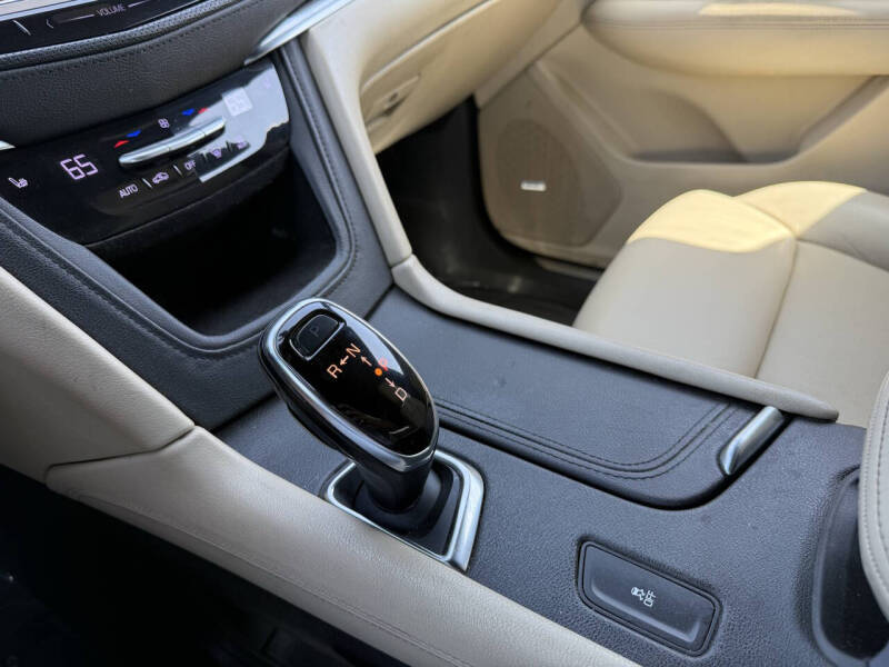 2017 Cadillac XT5