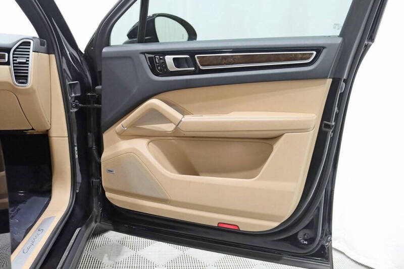 2019 Porsche Cayenne S