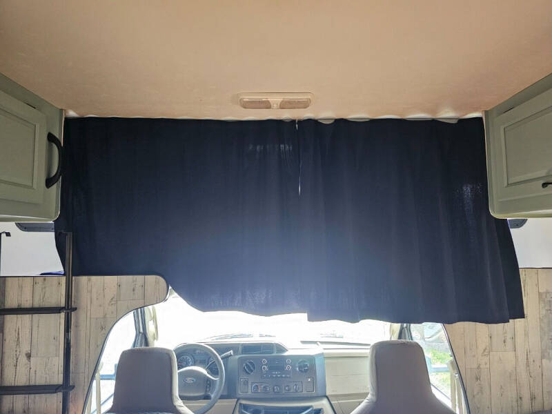 2015 FORD ECONOLINE E450 CLASS C THOR MAJESTIC 28A MOTORHOME