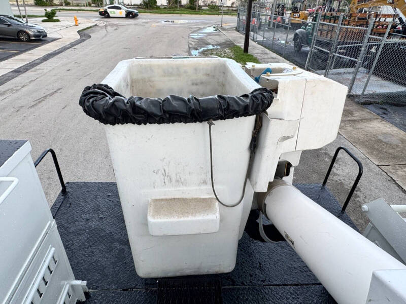 2018 Freightliner M2 106