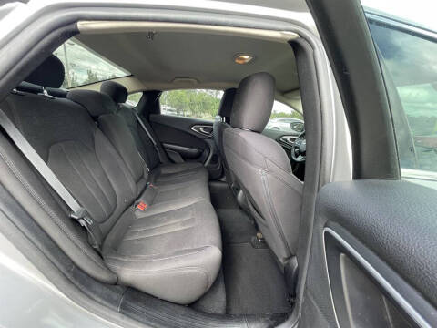 2015 Chrysler 200 Limited