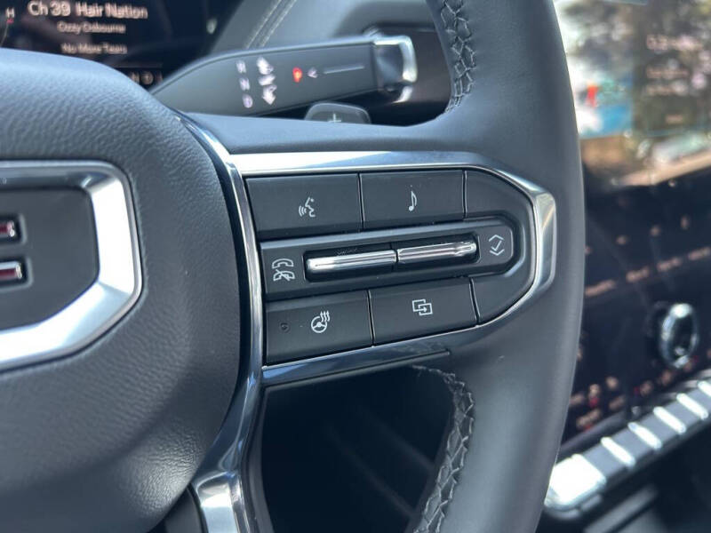 2025 GMC Yukon Elevation