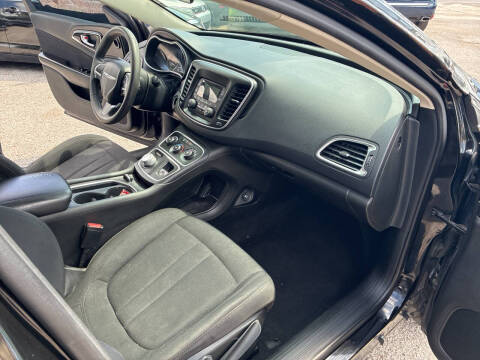 2015 Chrysler 200 LX